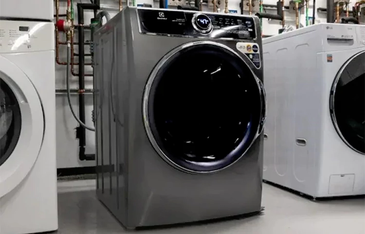 علت جمع شدن آب در ماشین لباسشویی خاموش