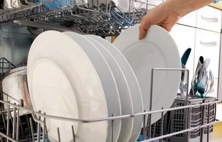 ظروفی که نباید در ماشین ظرفشویی گذاشت